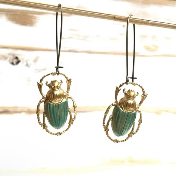 Green Beetle Drop Earrings
Earthy jewelry - Picture 3 of 4